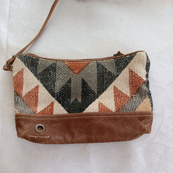 Myra Bag Leather, Canvas Weekender Bag With Wristlet Clutch/Cosmetic Bag - Picture 15 of 17